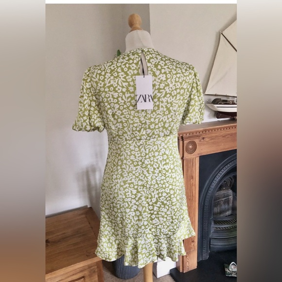 🛍️BEAUTIFUL SATIN EFFECT ZARA NEW DRESS SIZE SMALL - Picture 8 of 8